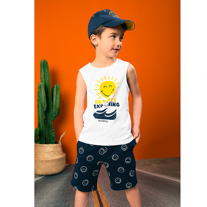 Conjunto camiseta + bermudas  Additional Conjunto camiseta + bermudas