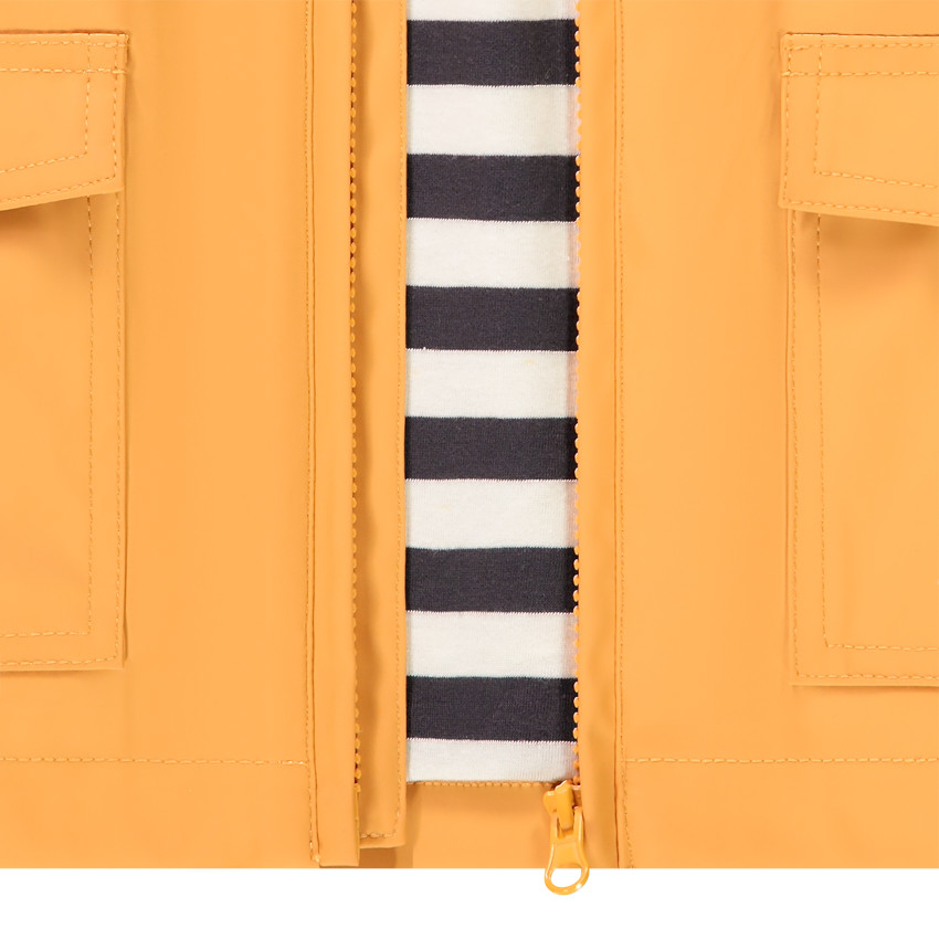 Chaqueta cortavientos capucha 