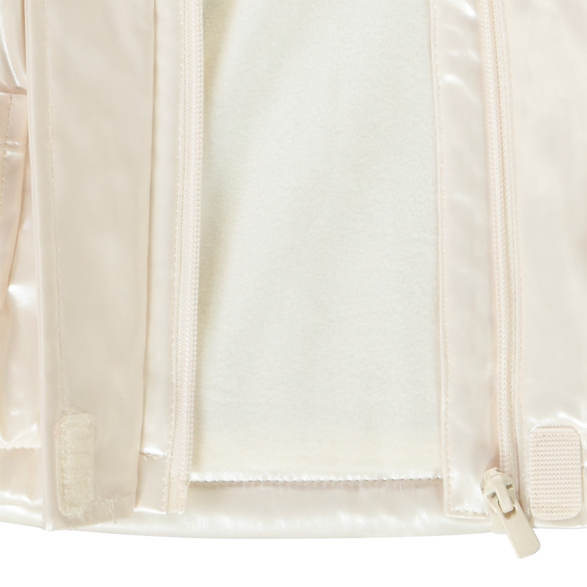 Parka efecto vinilo con capucha para bebé niña  Additional Parka efecto vinilo con capucha para bebé niña