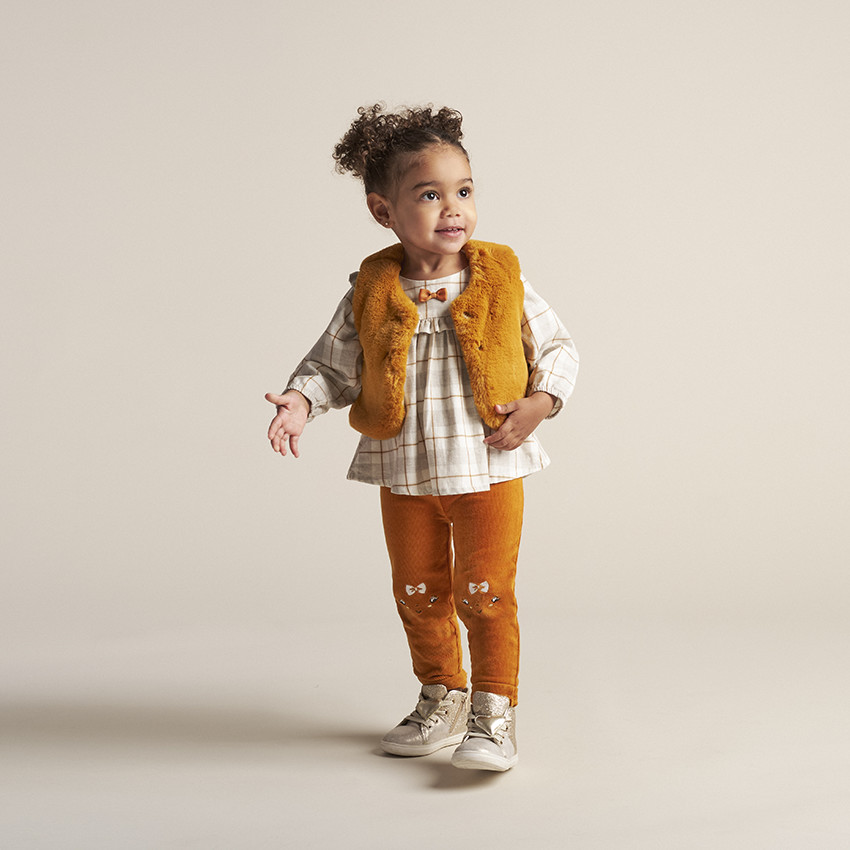 Chaleco sin manga falsa piel forrado  jersey con lunares  