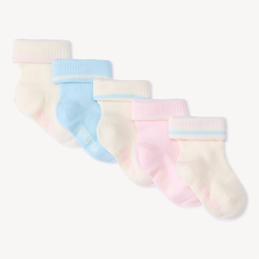 Lote de 5 pares de calcetines normales para niña. 