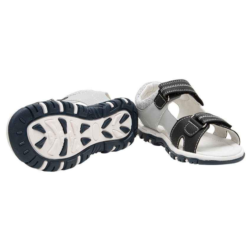 Sandalias de dos materials con tiras y suela que contrasta 