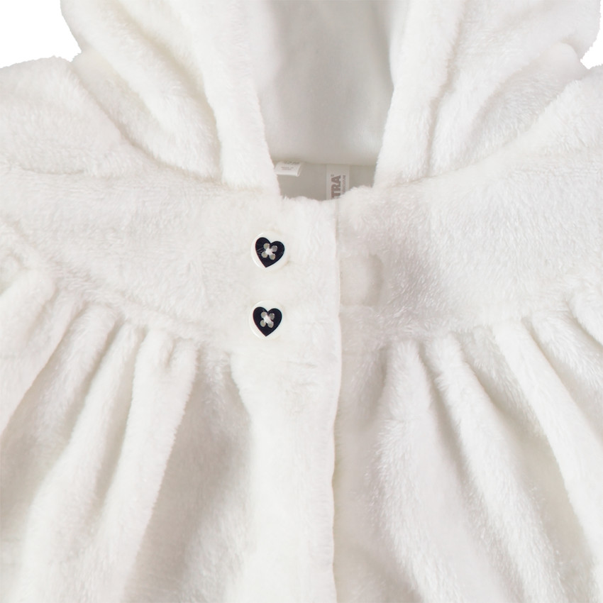 Capa con capucha de borreguillo y bolsillos con forma de corazón 