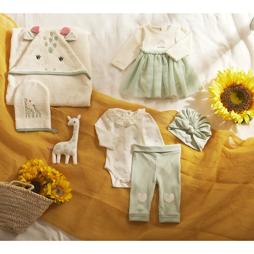 Doudou girafe de terciopelo para bebé niña  Additional Doudou girafe de terciopelo para bebé niña