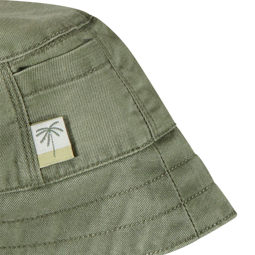 Gorro tipo bob en sarga con etiqueta de palmera para bebé niño 