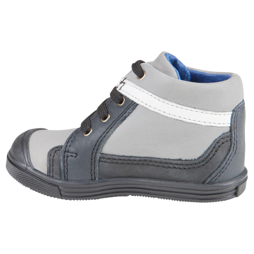 Botas bajas con cordones de cuero con remache con impreso 