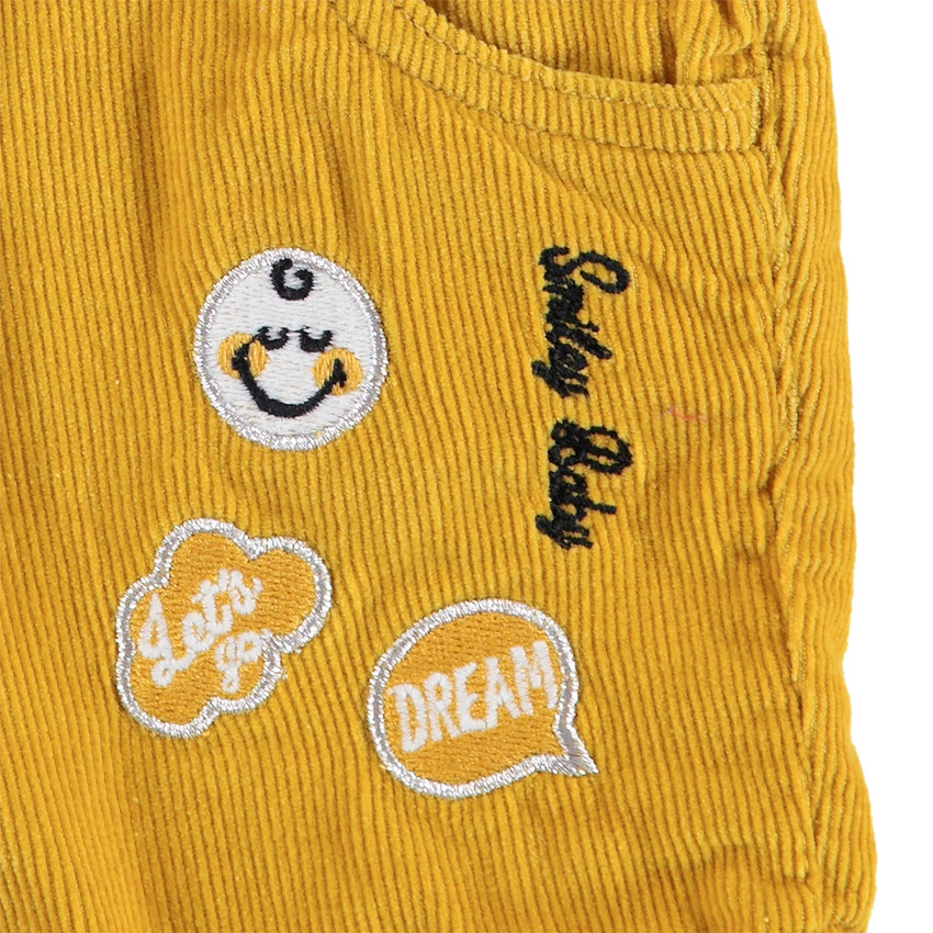 Pantalón corto acanalado con parches de Smiley 