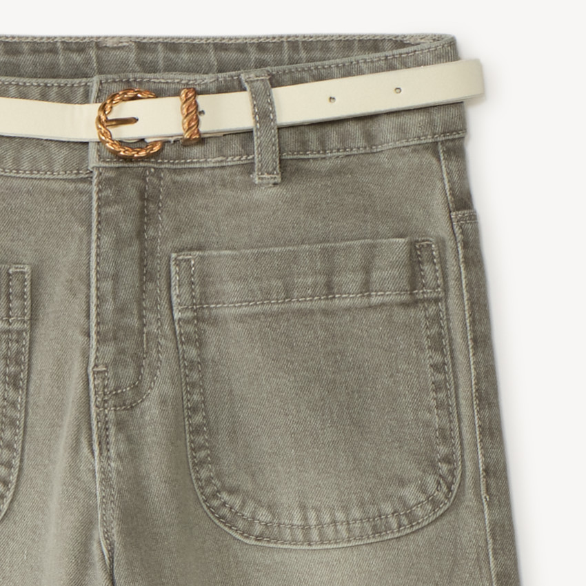 Pantalón vaquero ancho con cinturón para niña 