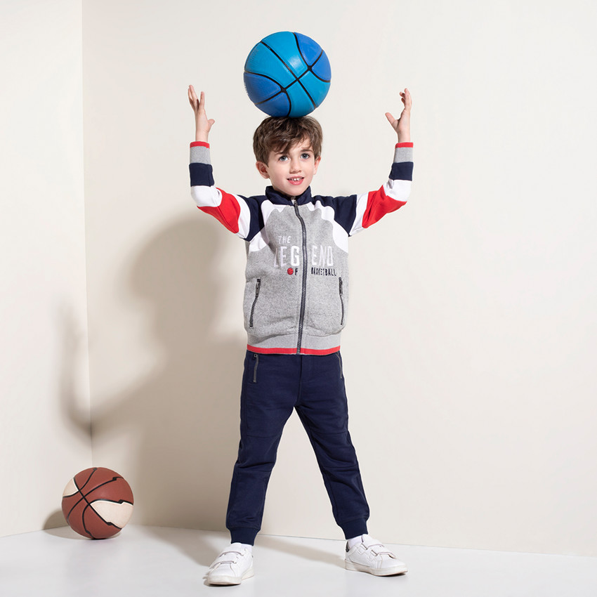 Chándal de felpa con inscripción bordada y bolsillos con cremallera 