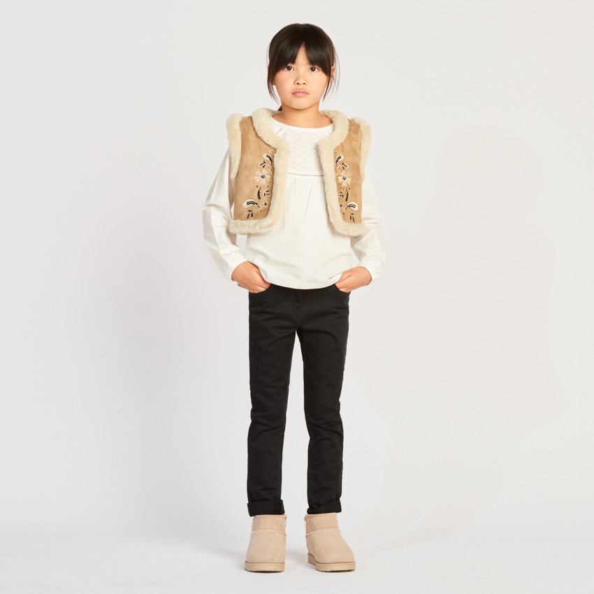 Pantalón slim de sarga lisa para niña 