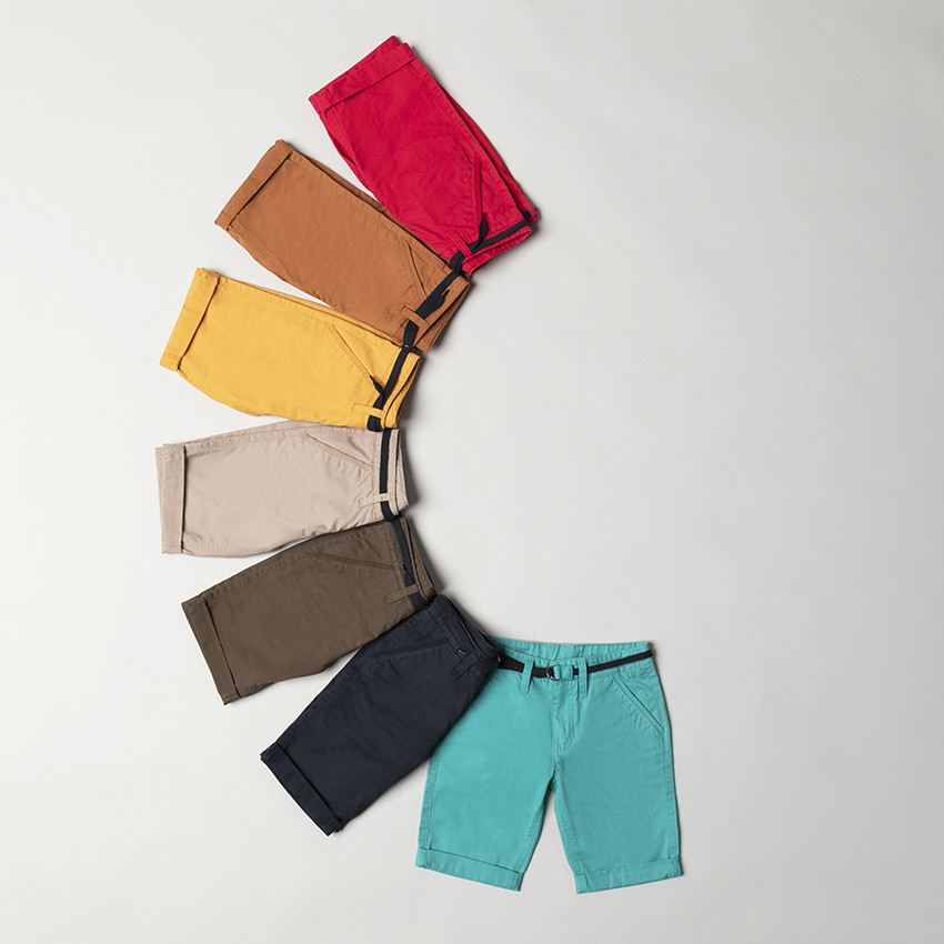 Bermudas de algodón lisas con cinturón ajustable 