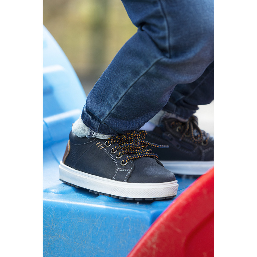 Zapatillas bajas de cordones estilo marinero con detalles en contraste niño 