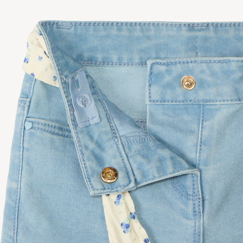 Pantalones cortos de denim con bordado de frutas + cinturón para atar para niña. 