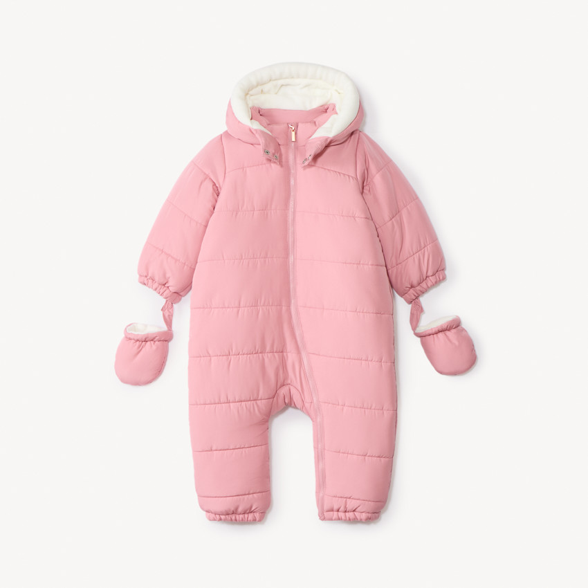 Combi-pilote matelassée pour bébé fille avec finitions différentes selon l'âge 