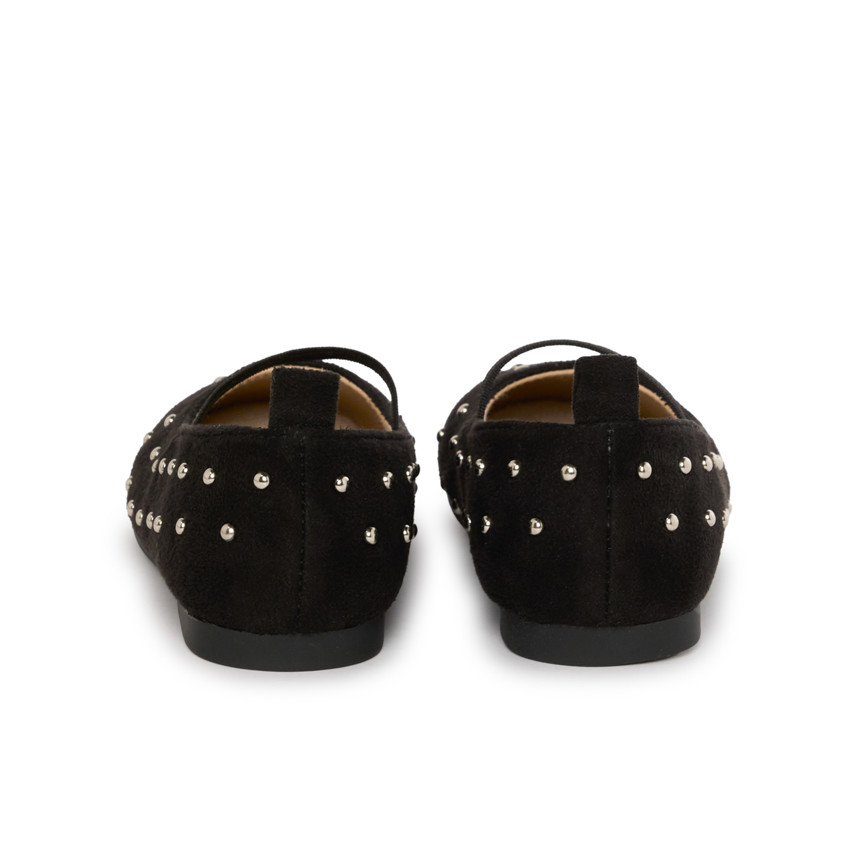 Merceditas negras con banda elástica y remaches plateados para niña 