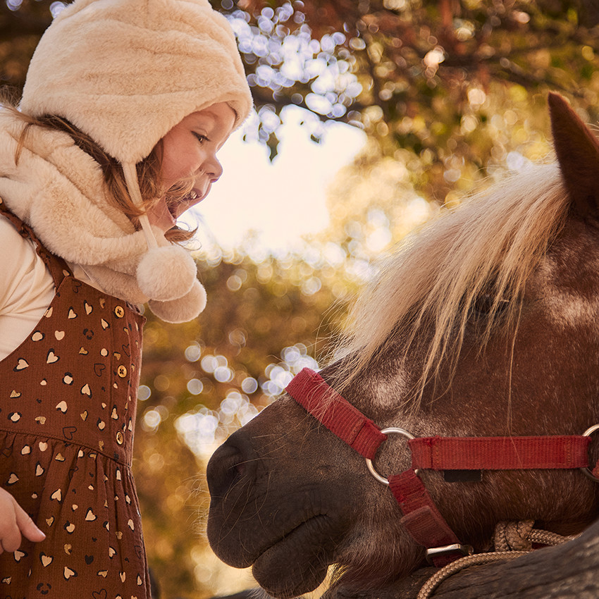 Conjunto de gorro, cuello tubular y manoplas de sherpa para bebé niña 