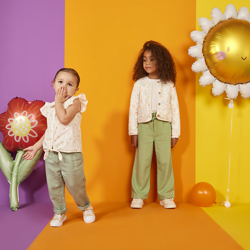 Pantalón ancho de tela lisa para niña 