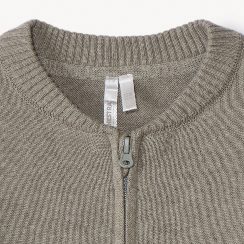 Chaleco de punto liso con cuello teddy para bebé niño 