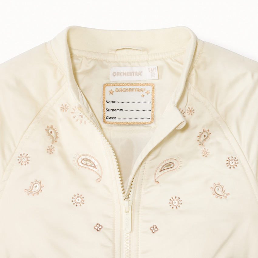 Cazadora satinado con bordados de cachemira para niña 