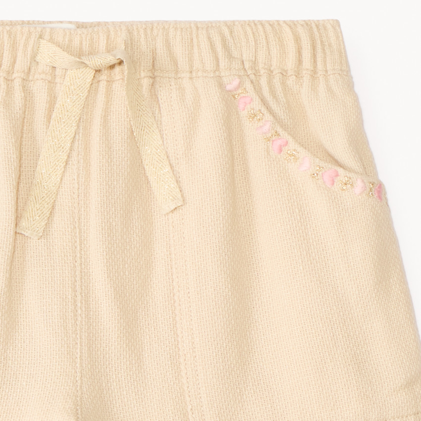Short de tela con bordado de corazón para niña bebé 