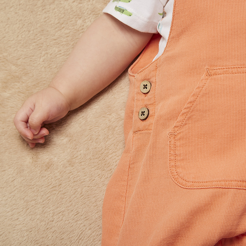 Conjunto 2 piezas peto corto + camiseta estampada para bebé niño 