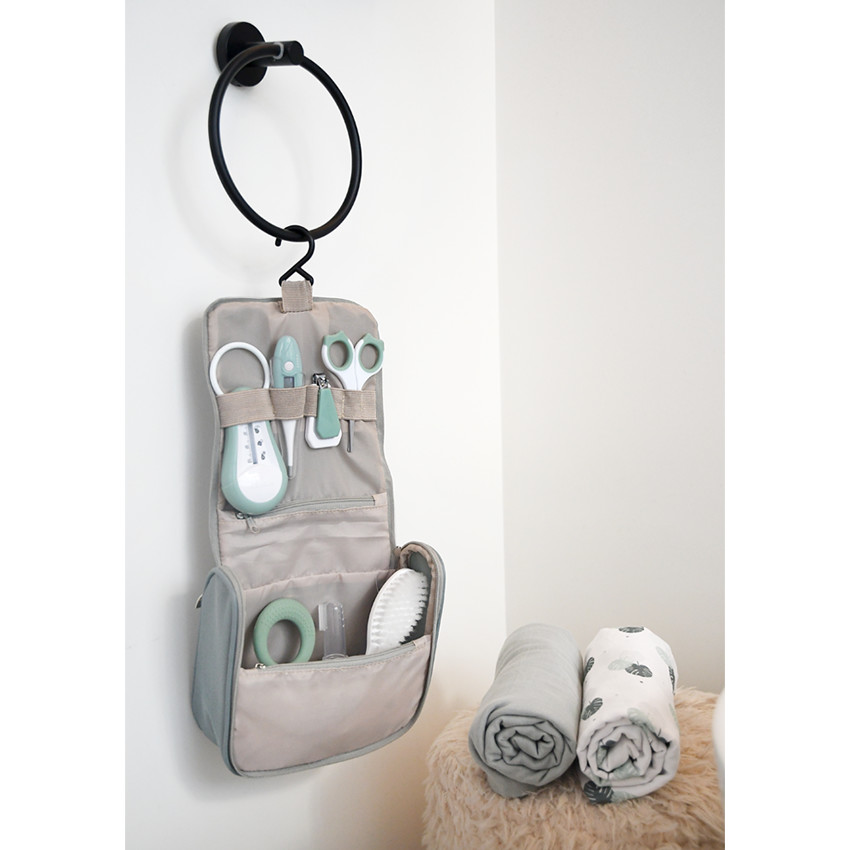 Trousse de toilette nomade 9 accessoires Vert Sauge  Additional Trousse de toilette nomade 9 accessoires Vert Sauge