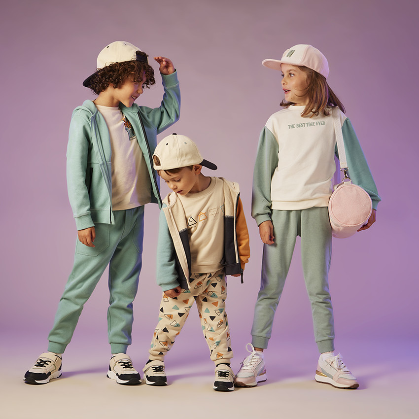 Gorra snapback divertida con parches de bucle para niña 