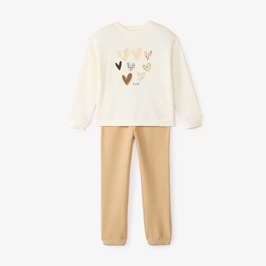 Conjunto de chándal niña con estampado de corazones 