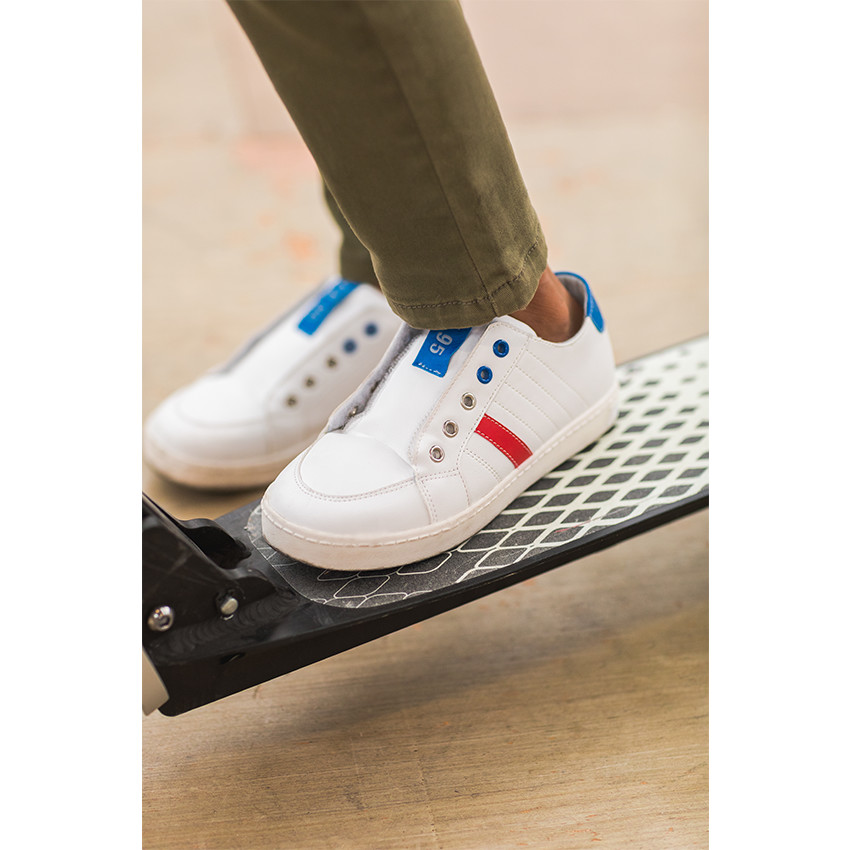 Zapatillas deportivas bajas con velcros y apliques en contraste del 28 al 35  Additional Zapatillas deportivas bajas con velcros y apliques en contraste del 28 al 35