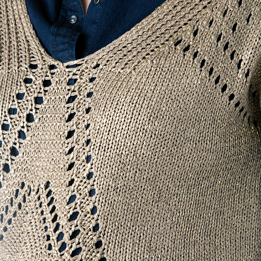 Jersey calado con manga corta de premamá  Additional Jersey calado con manga corta de premamá