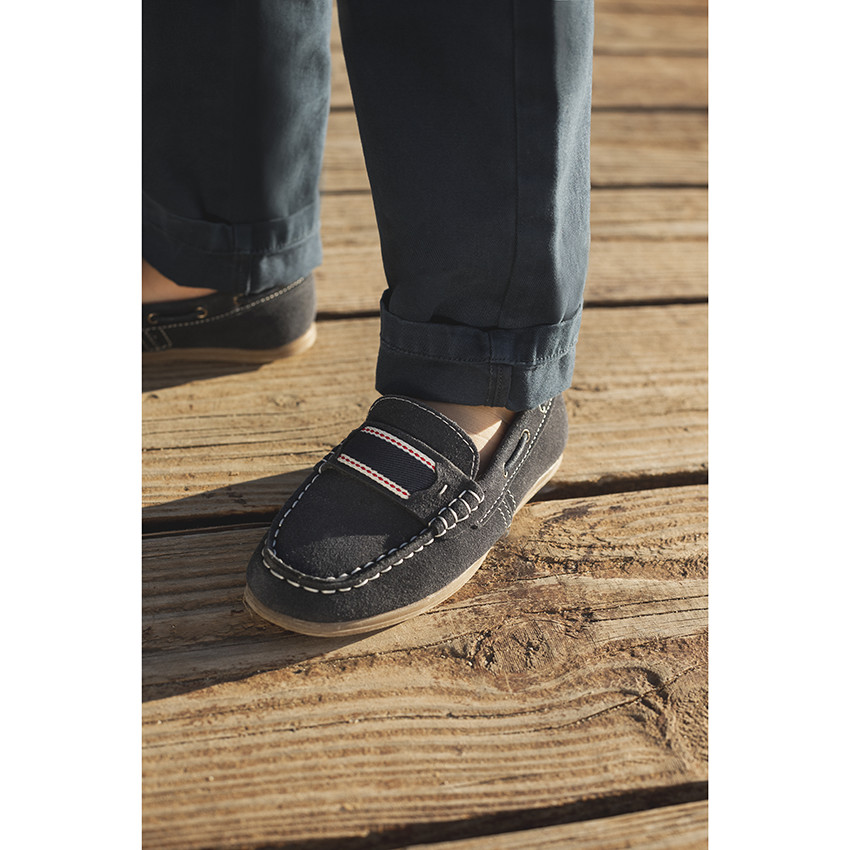 Zapatillas tipo barco con cinta decorativa  Additional Zapatillas tipo barco con cinta decorativa