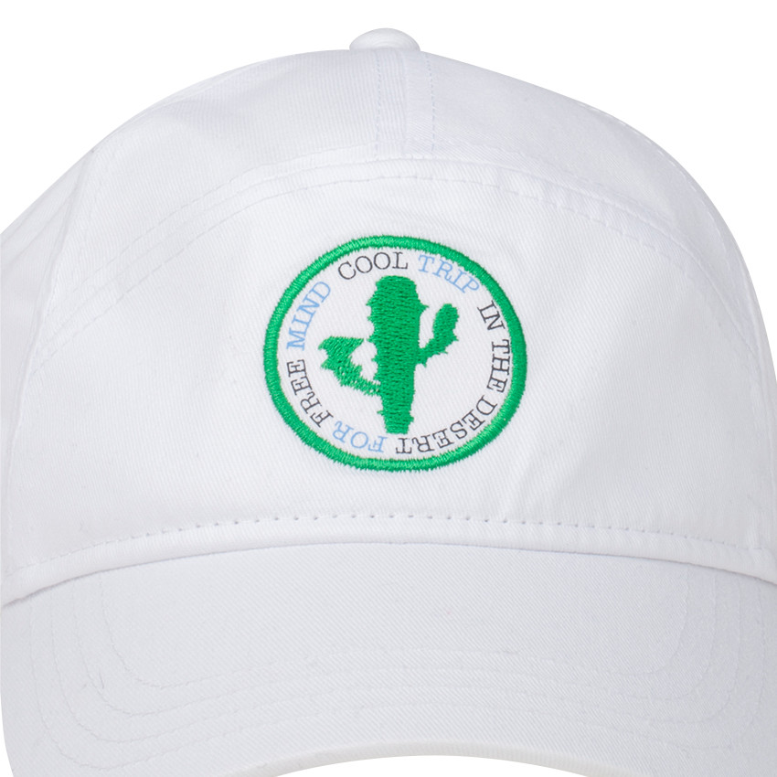 Visera de sarga con insignia de cactus bordada 