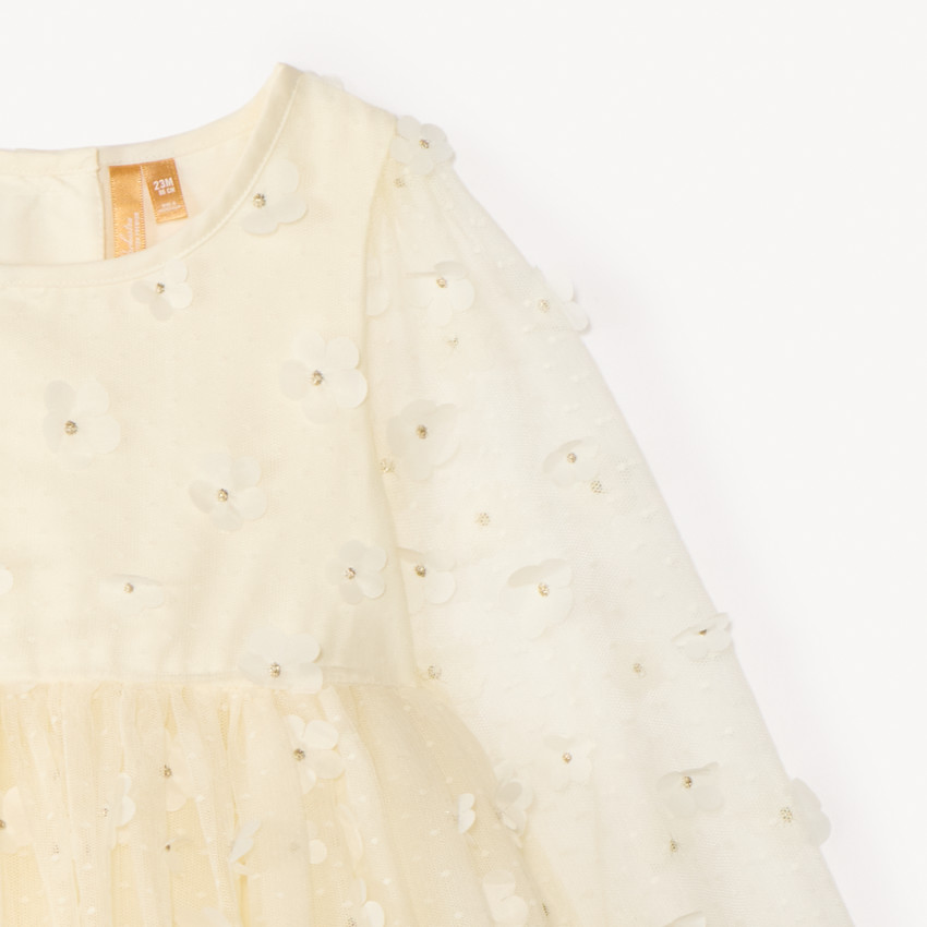 Ropa de niña bebé con flores 3D y mangas largas. 