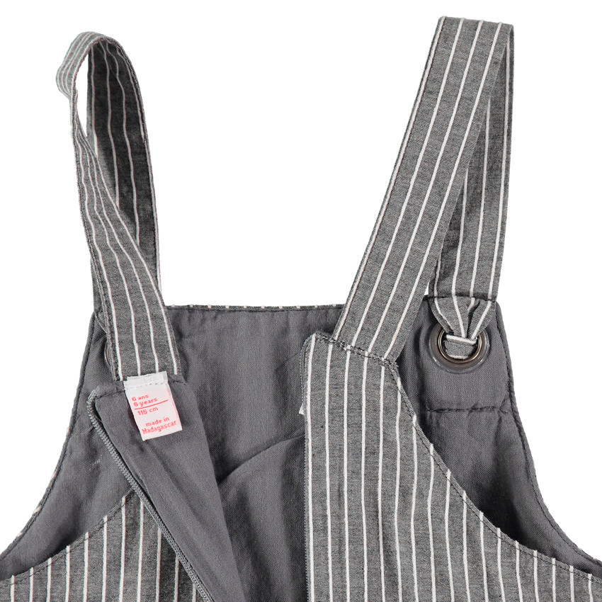 Peto corto con rayas verticlaes y detalles de Minnie Disney 