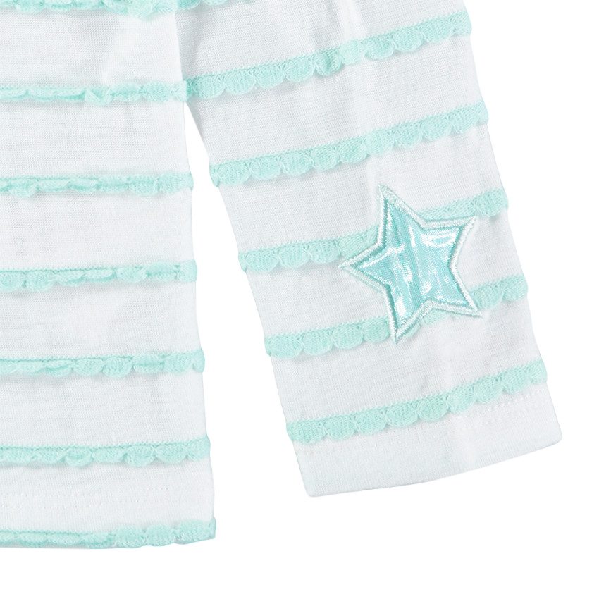 Camiseta de manga larga con rayas de relieve y estrella cosida 