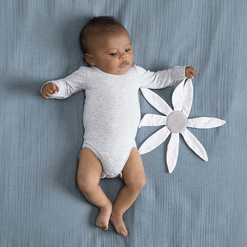 Doudou plano especial para bebés prematuros con diseño de flor 