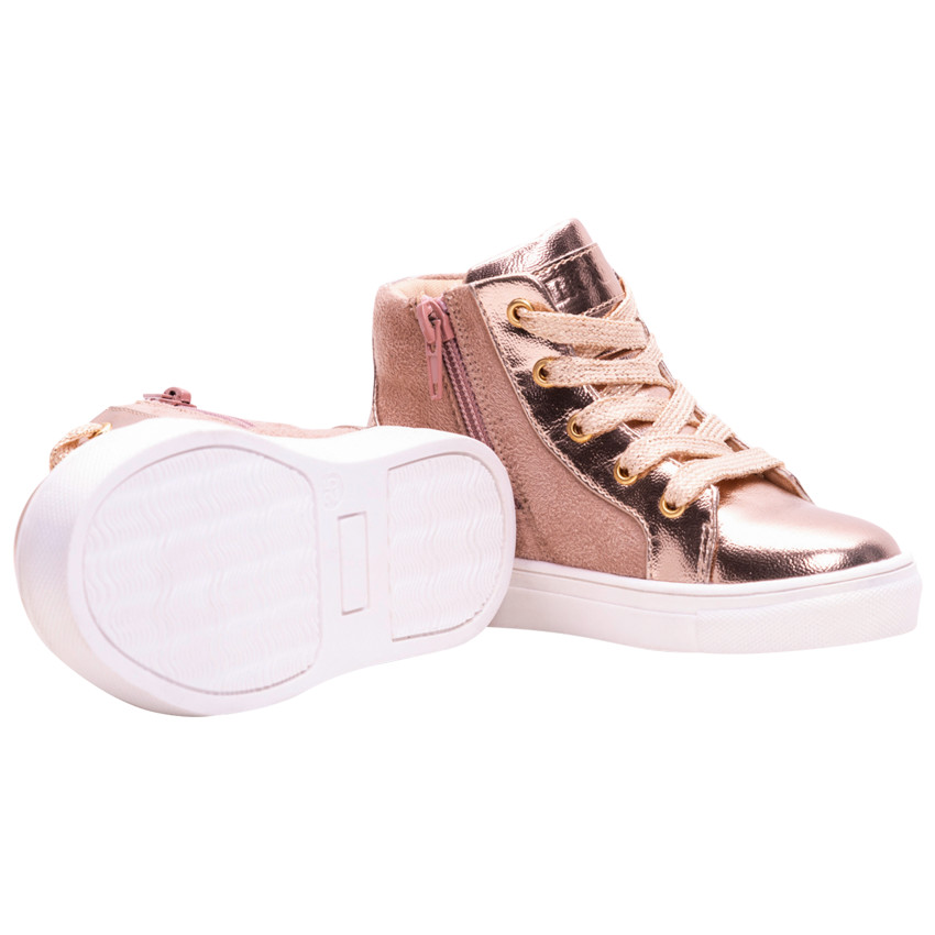 Botines texturizados con cordones y detalles de clavos para niña 