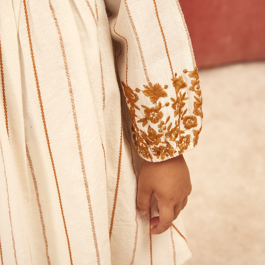 Vestido de manga larga con rayas bordadas para bebé niña 