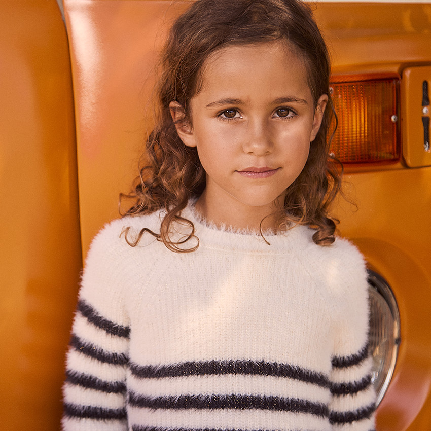 Suéter de punto rayado con efecto de piel de niña 