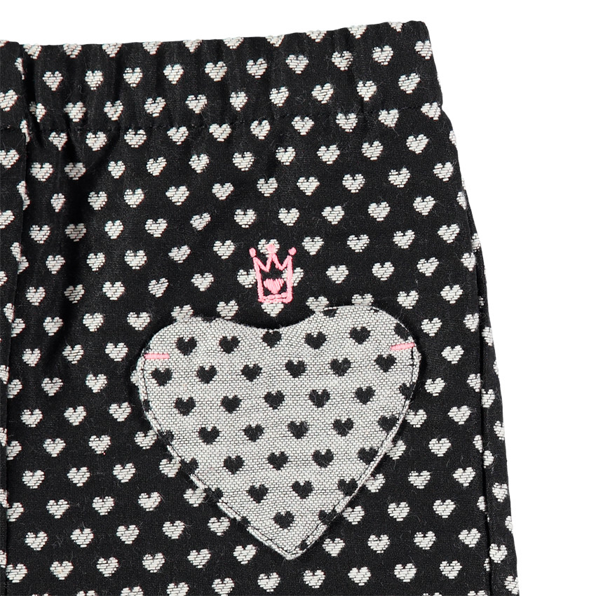 Short con corazones de jacquard y bolsillos  Additional Short con corazones de jacquard y bolsillos