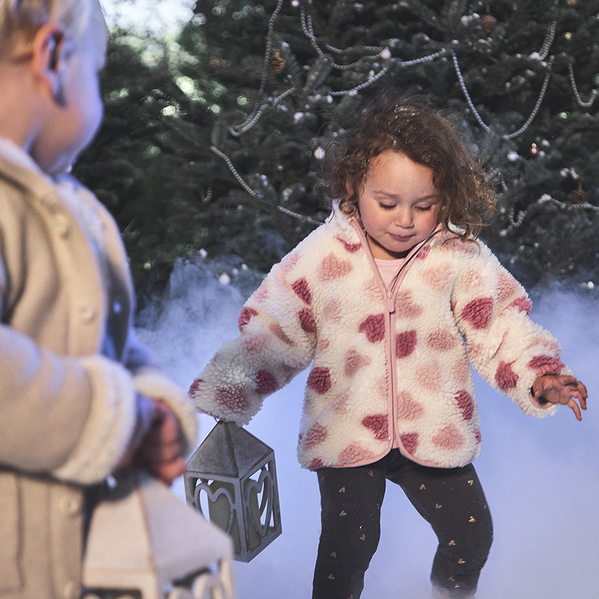 Chaqueta de sherpa con estampado de corazones para niña bebé 