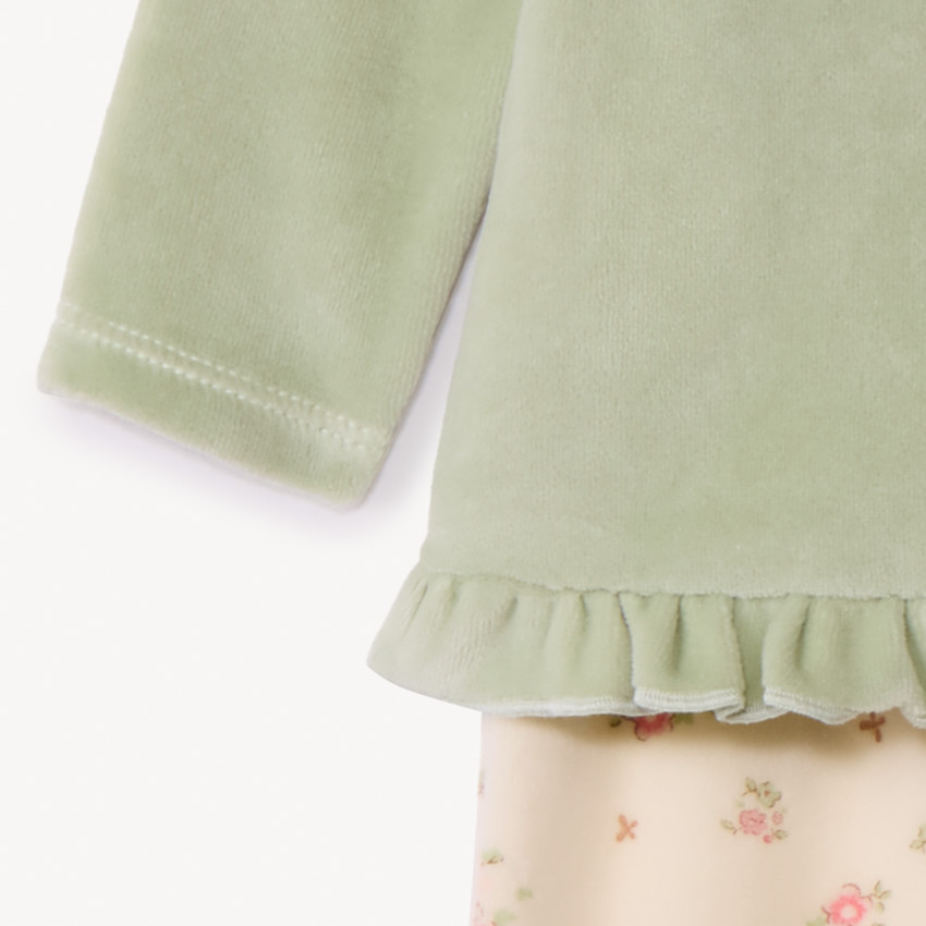 Pyjama 2 pièces en velours pour bébé fille avec finitions différentes selon l'âge 
