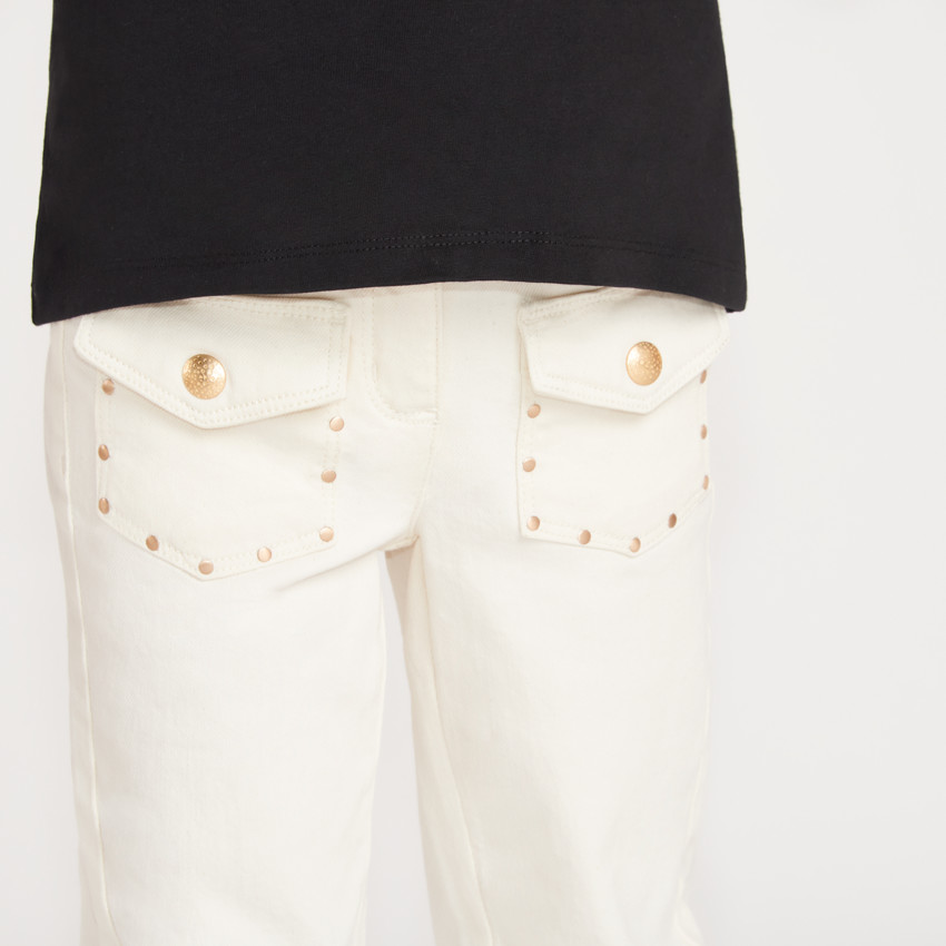 Jeans de campana con bolsillos parche para niña 