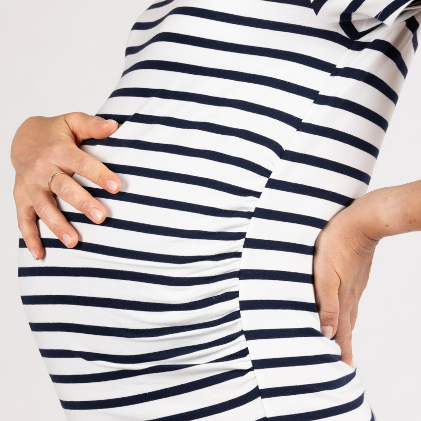 Vestido premamá ajustado de rayas 