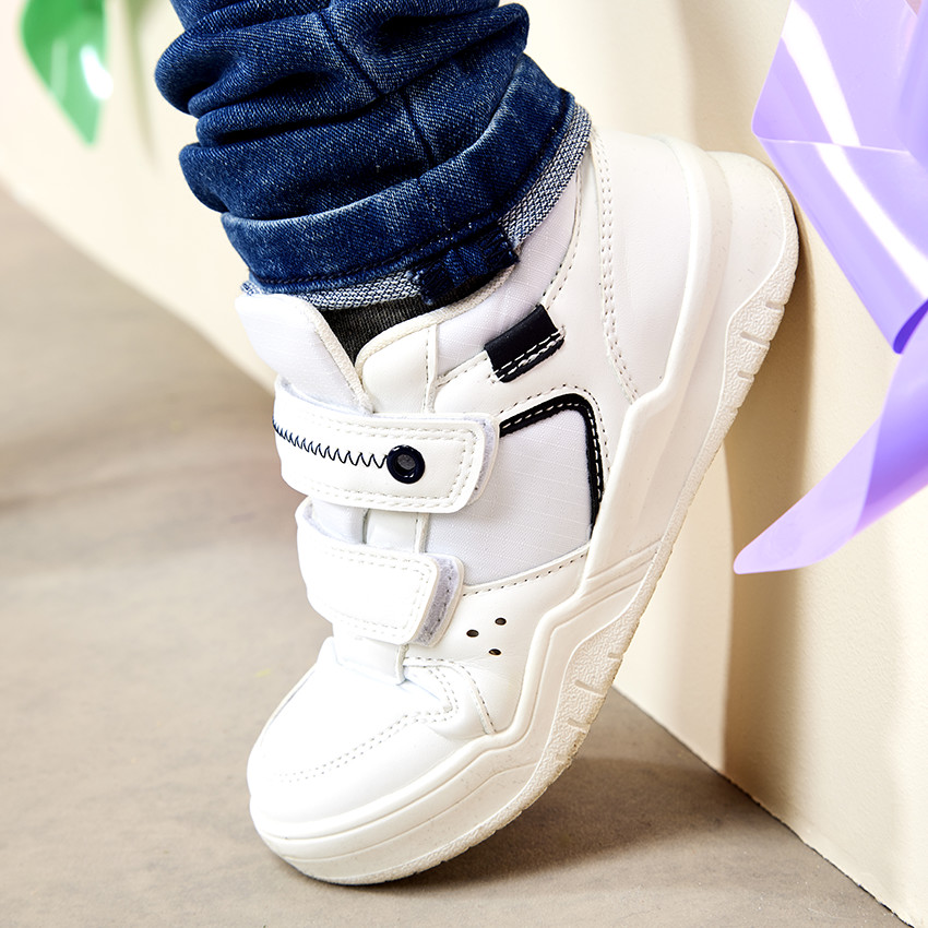 Zapatillas deportivas blancas con doble velcro para niño 