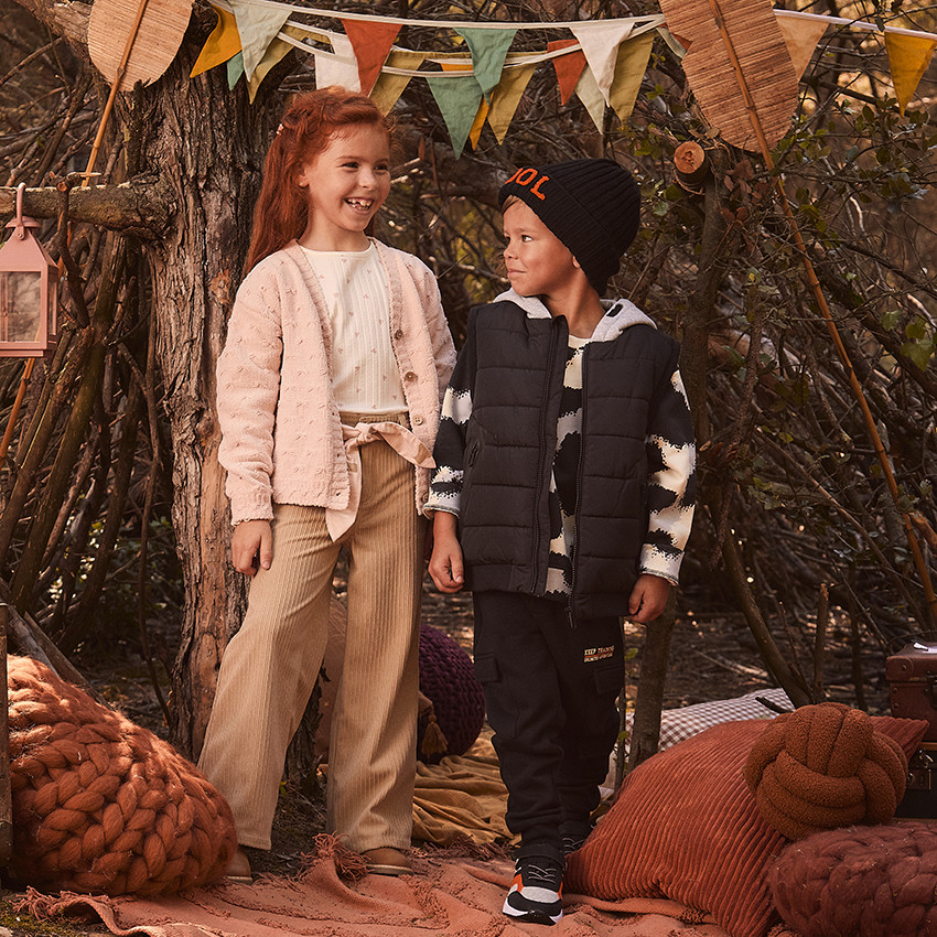 Chaleco de punto liso efecto fantasía para niña 