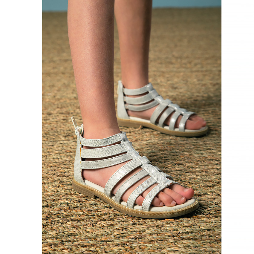 Sandalias texturizadas plateadas con cierre de cremallera para niña 