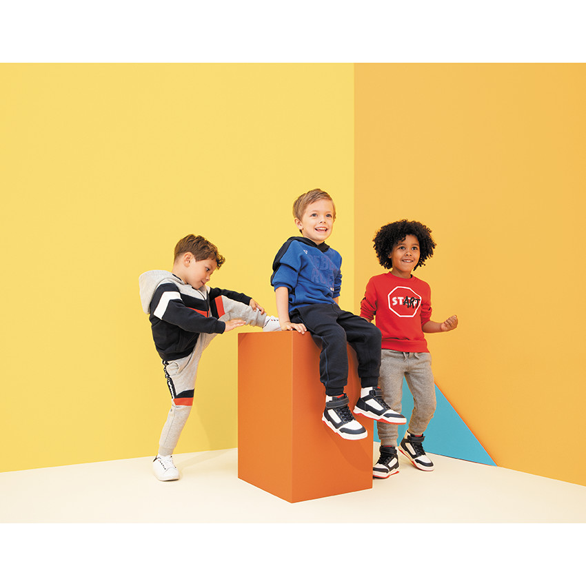 Zapatillas subidas tricolores con velcro del 24 al 27 y cordones del 24 al 27 