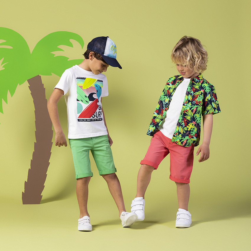 Gorra combinada con rejilla estampado surf 