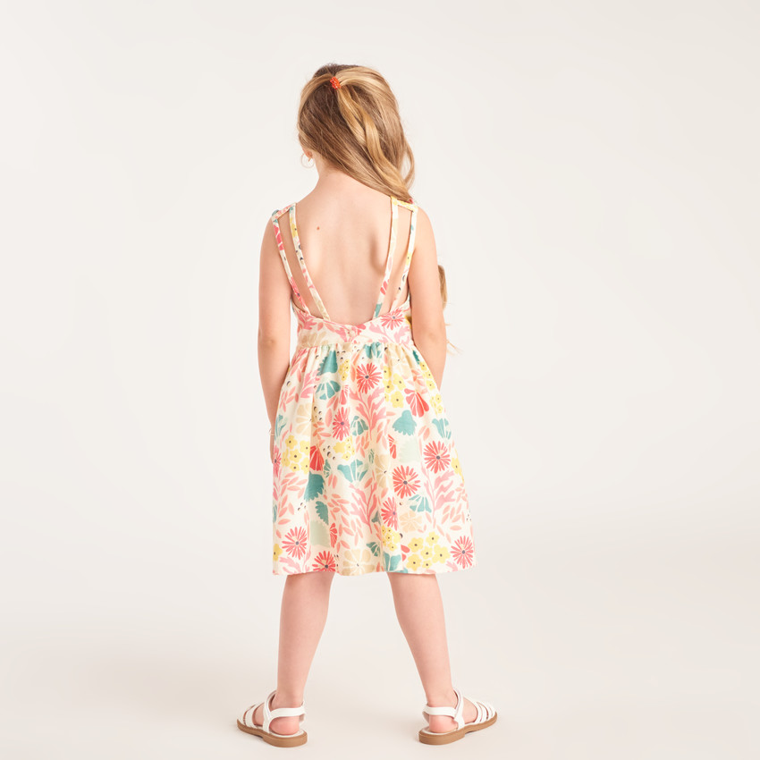 Vestido de tirantes con espalda profunda y estampado divertido para niña. 